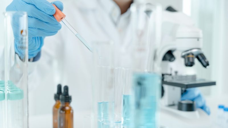 离心管防爆材质：如何选择更安全可靠的实验伴侣**